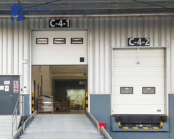 賽默飛世爾出貨口提升門